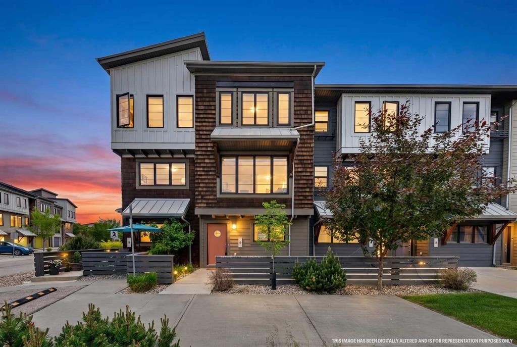 2-bed Townhouse for sale at 4 Walden Walk SE, Calgary
