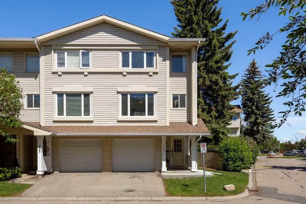 3-bed Townhouse for sale at 723 Queenston Terrace SE, Calgary