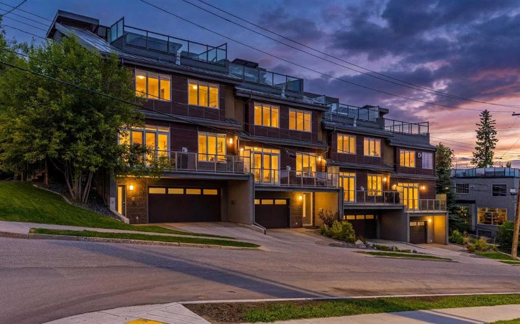 2-bed Townhouse for sale at 2929 17 Street SW, Calgary