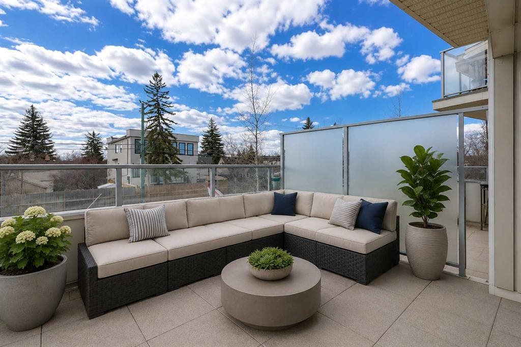 2-bed Apartment for sale at 209, 119 19 Street NW, Calgary