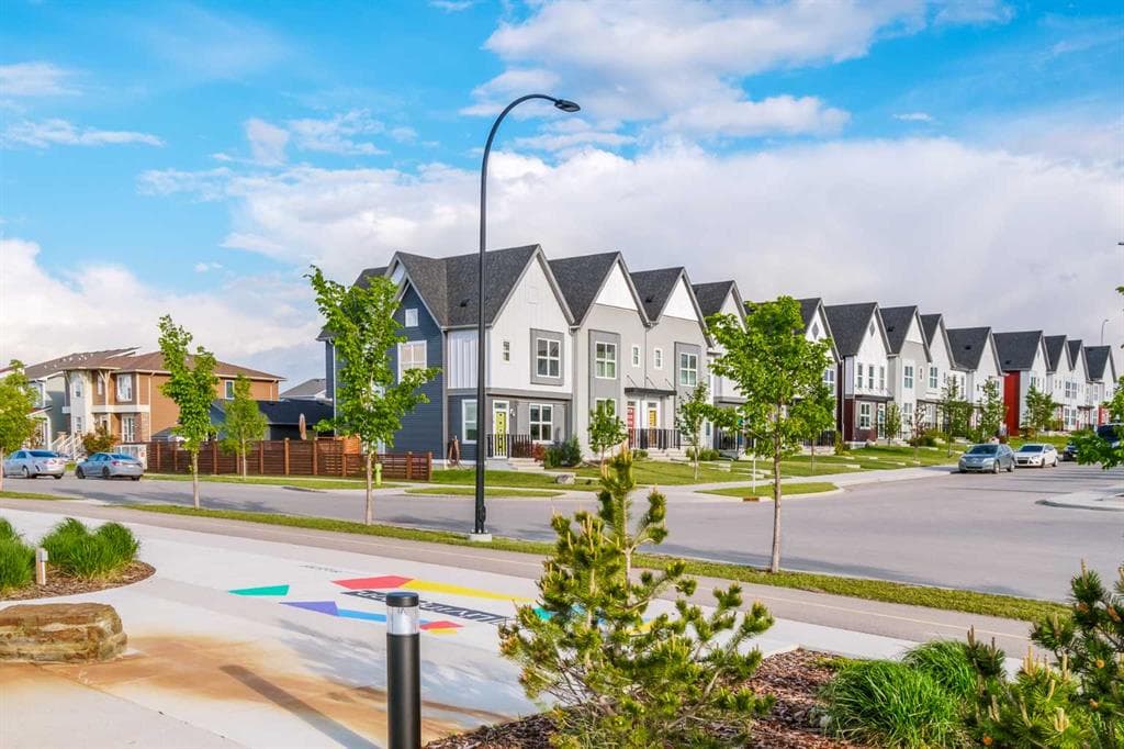 4-bed Townhouse for sale at 78 Livingston Gate NE, Calgary