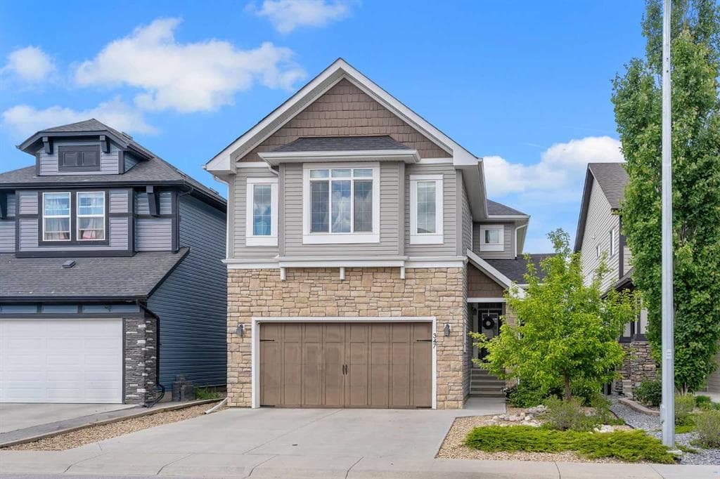 4-bed Detached for sale at 347 Hillcrest Heights SW, Airdrie