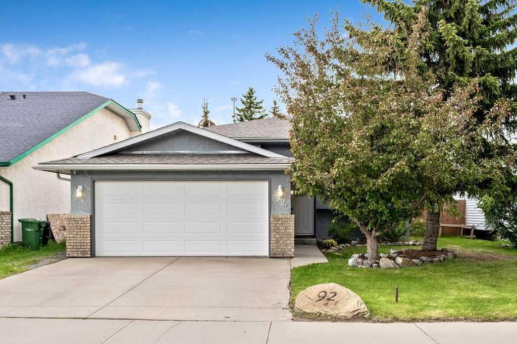 5-bed Detached for sale at 92 Waterstone Crescent SE, Airdrie