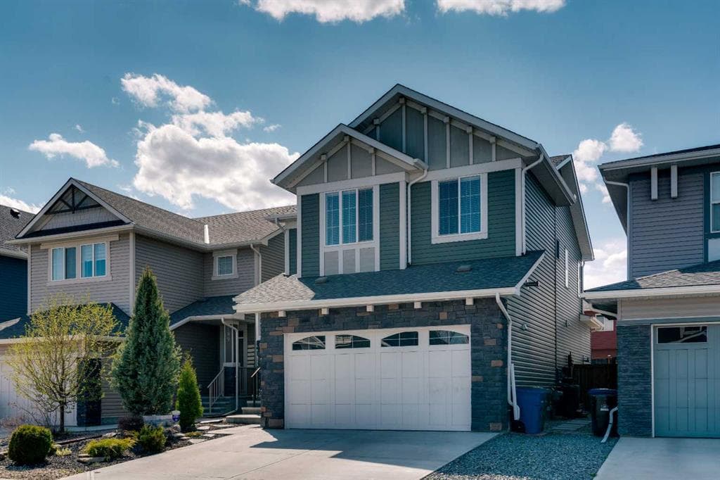3-bed Detached for sale at 203 Bayview Circle SW, Airdrie