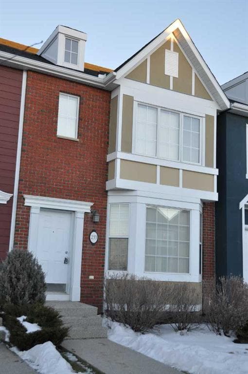 3-bed Townhouse for sale at 233 Rainbow Falls Drive, Chestermere
